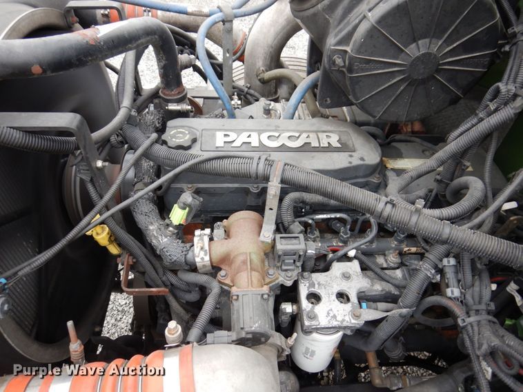 image for item KR9174 2009 Peterbilt 335  flatbed truck