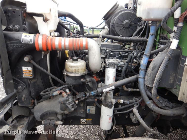 image for item KR9174 2009 Peterbilt 335  flatbed truck