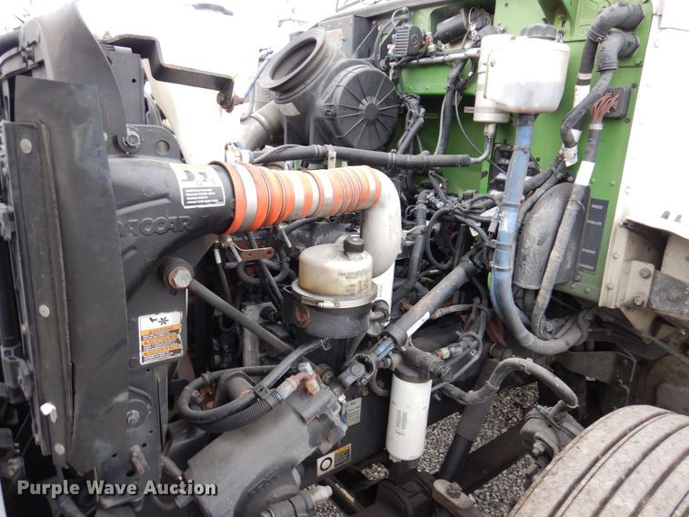 image for item KR9174 2009 Peterbilt 335  flatbed truck