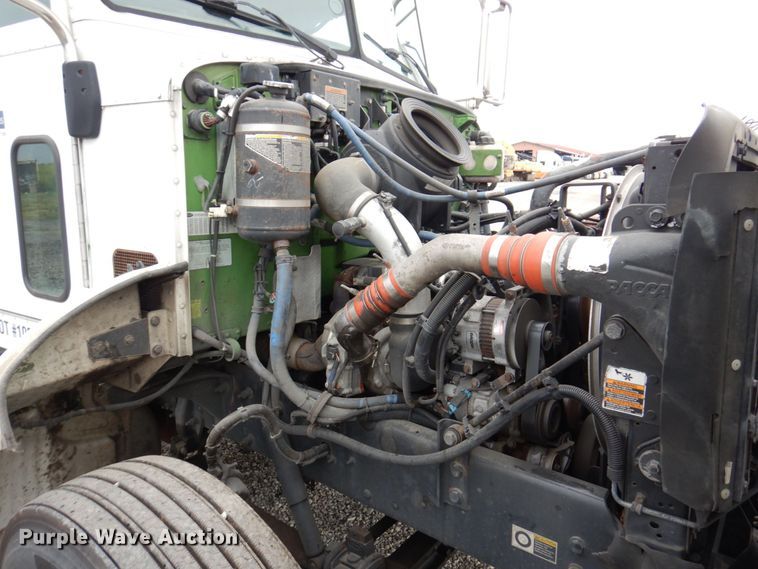 image for item KR9174 2009 Peterbilt 335  flatbed truck