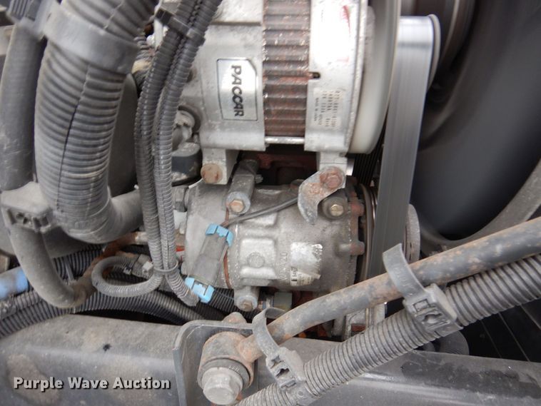 image for item KR9174 2009 Peterbilt 335  flatbed truck