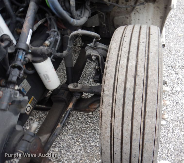 image for item KR9174 2009 Peterbilt 335  flatbed truck