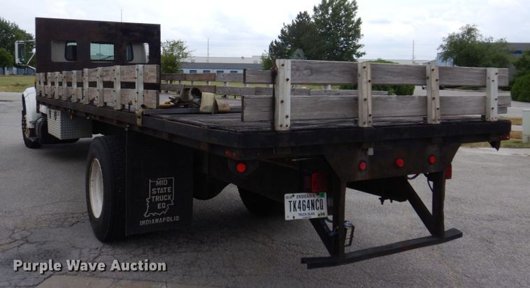 image for item KR9175 2001 International 4700  flatbed truck