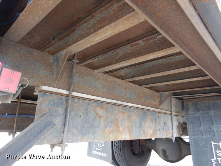 image for item KR9175 2001 International 4700  flatbed truck