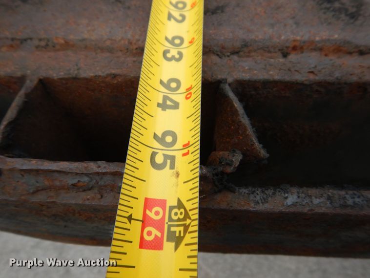 image for item KR9175 2001 International 4700  flatbed truck