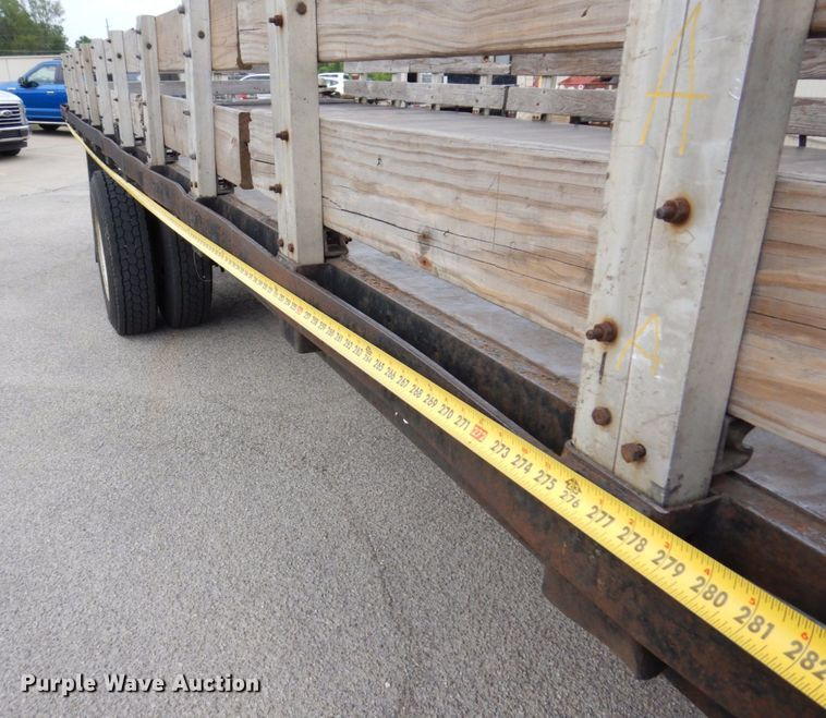 image for item KR9175 2001 International 4700  flatbed truck