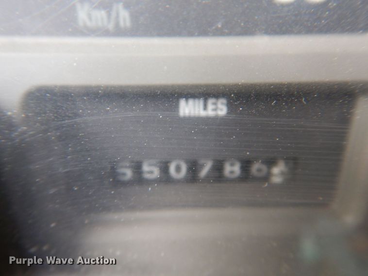 image for item KR9175 2001 International 4700  flatbed truck