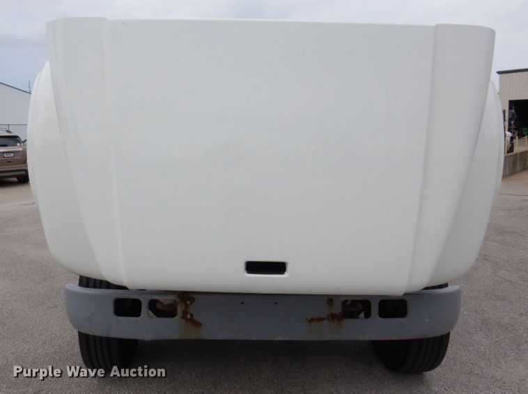 image for item KR9175 2001 International 4700  flatbed truck