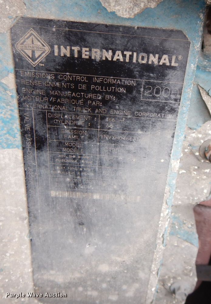 image for item KR9175 2001 International 4700  flatbed truck