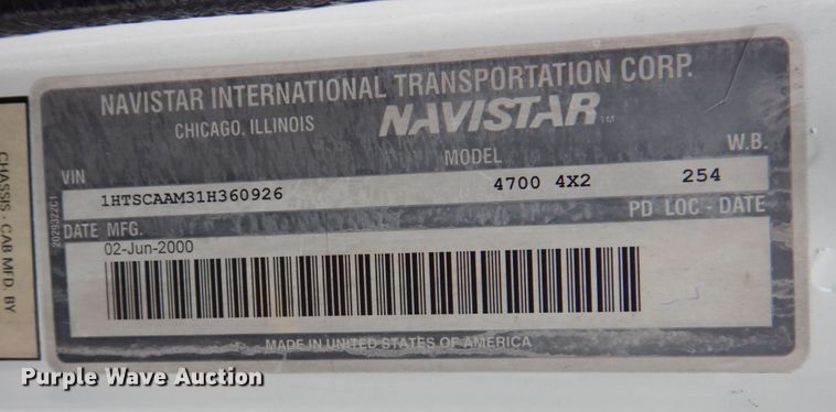 image for item KR9175 2001 International 4700  flatbed truck