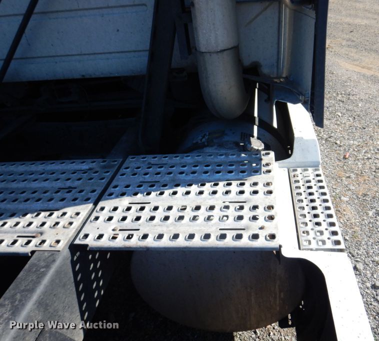 image for item KR9217 2014 Volvo VNL670  semi truck