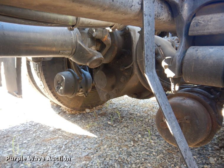 image for item KR9217 2014 Volvo VNL670  semi truck