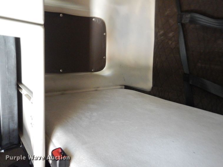 image for item KR9217 2014 Volvo VNL670  semi truck