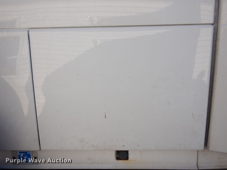 image for item KR9217 2014 Volvo VNL670  semi truck