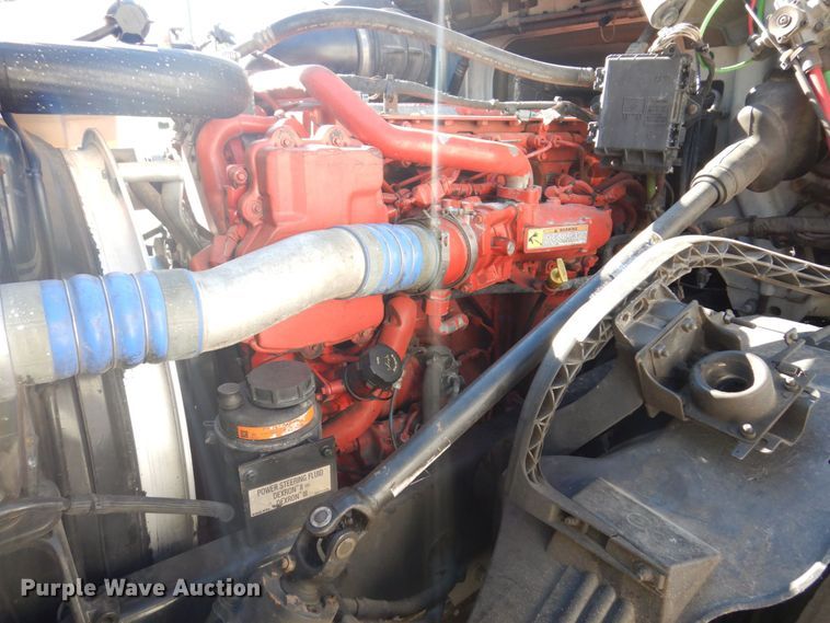 image for item KR9217 2014 Volvo VNL670  semi truck