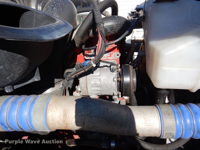 image for item KR9217 2014 Volvo VNL670  semi truck