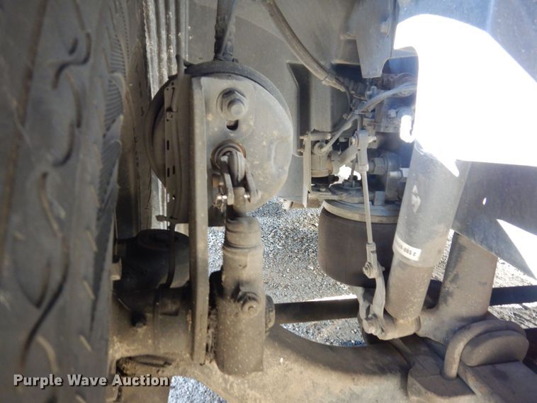 image for item KR9217 2014 Volvo VNL670  semi truck