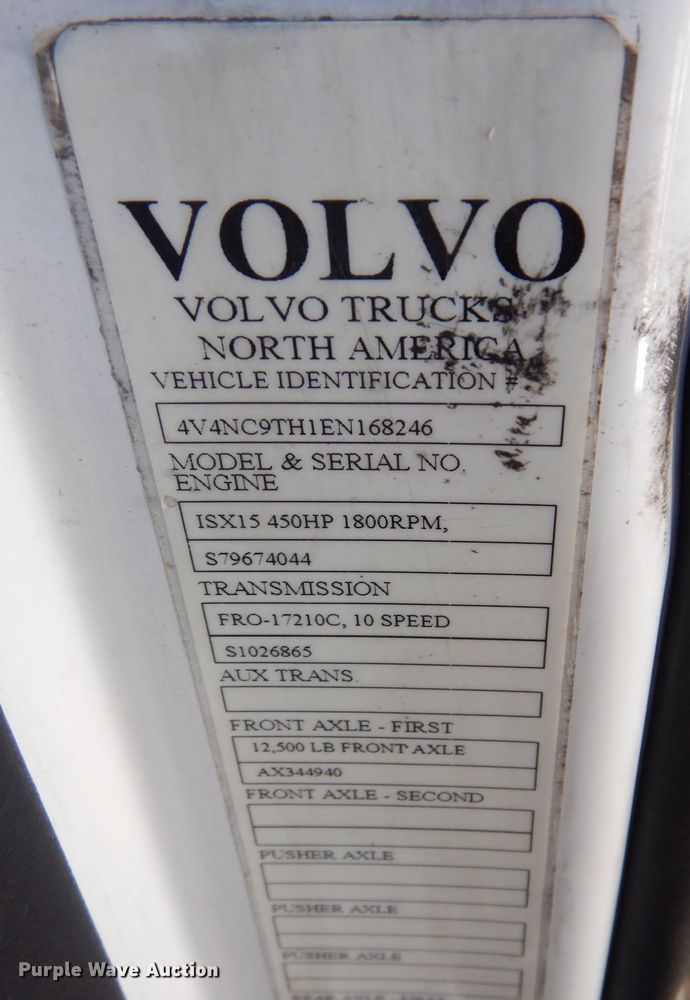 image for item KR9217 2014 Volvo VNL670  semi truck