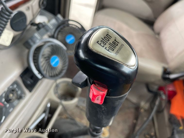 image for item LF9141 2005 Mack CXN613  semi truck