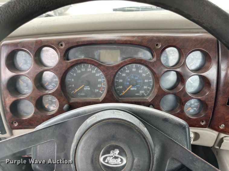 image for item LF9141 2005 Mack CXN613  semi truck