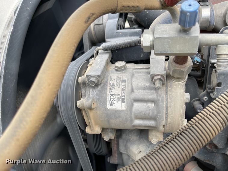 image for item LF9141 2005 Mack CXN613  semi truck