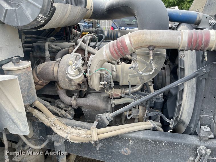 image for item LF9141 2005 Mack CXN613  semi truck