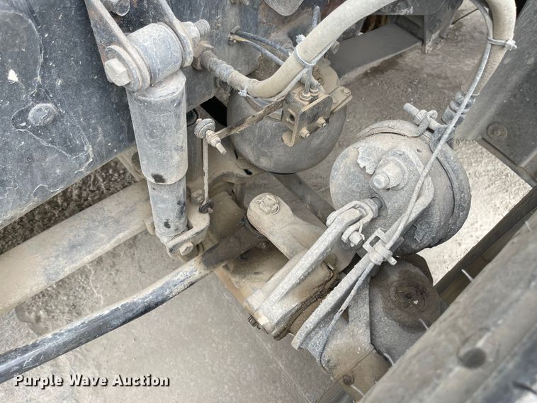 image for item LF9141 2005 Mack CXN613  semi truck