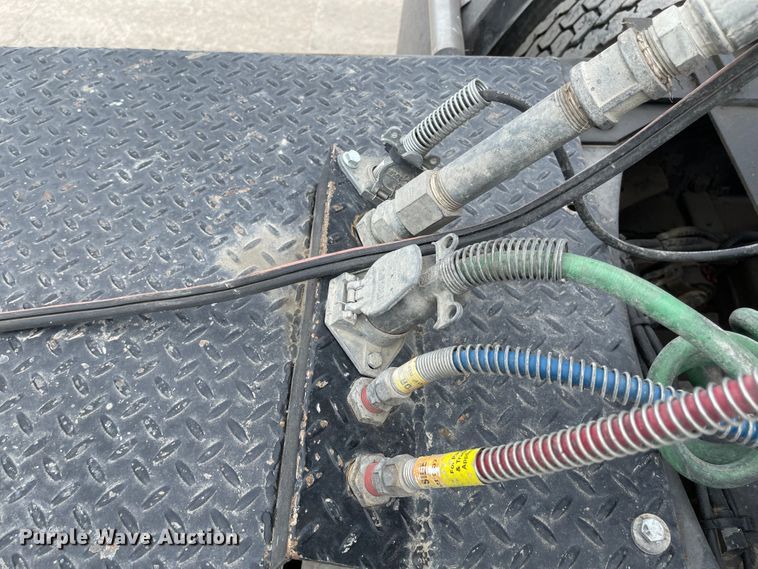 image for item LF9141 2005 Mack CXN613  semi truck