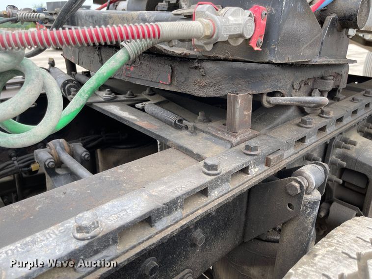 image for item LF9141 2005 Mack CXN613  semi truck