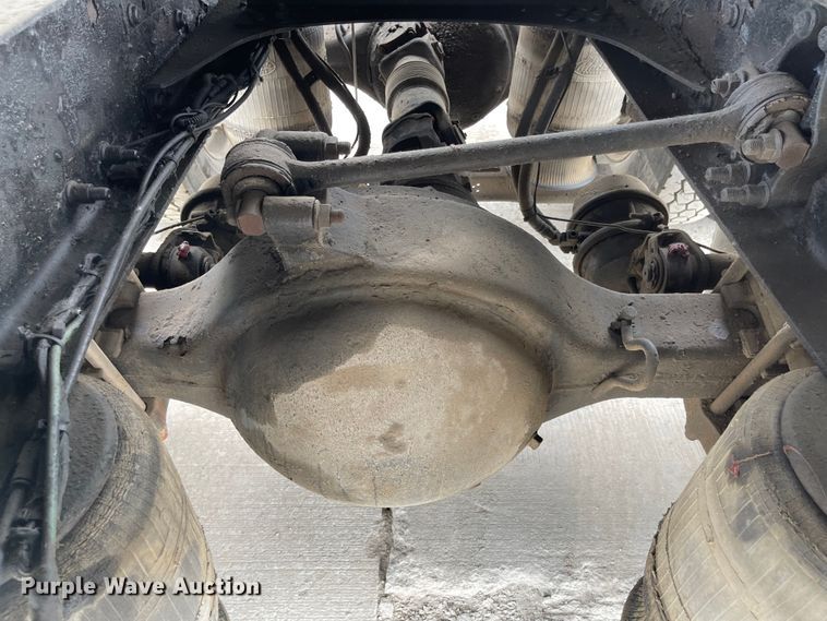 image for item LF9141 2005 Mack CXN613  semi truck