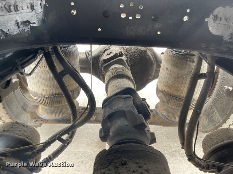 image for item LF9141 2005 Mack CXN613  semi truck