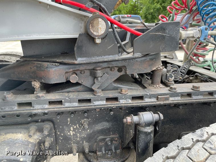 image for item LF9141 2005 Mack CXN613  semi truck