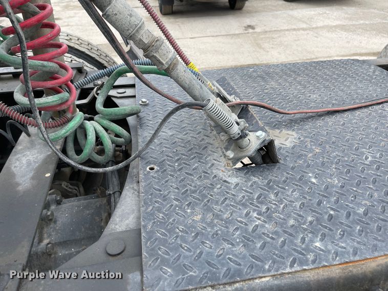 image for item LF9141 2005 Mack CXN613  semi truck