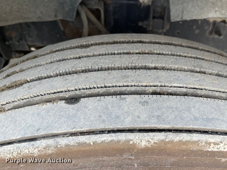 image for item LF9141 2005 Mack CXN613  semi truck