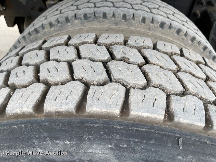 image for item LF9141 2005 Mack CXN613  semi truck