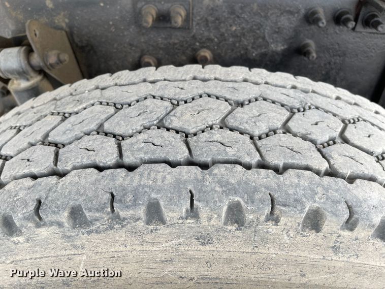 image for item LF9141 2005 Mack CXN613  semi truck