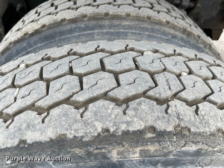 image for item LF9141 2005 Mack CXN613  semi truck