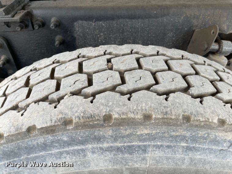 image for item LF9141 2005 Mack CXN613  semi truck