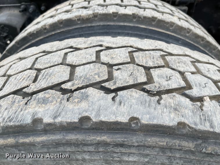 image for item LF9141 2005 Mack CXN613  semi truck