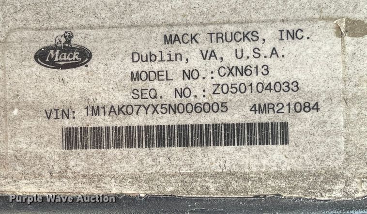 image for item LF9141 2005 Mack CXN613  semi truck
