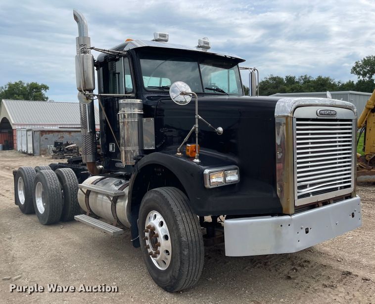 image for item LF9159 2008 Freightliner FLD  semi truck