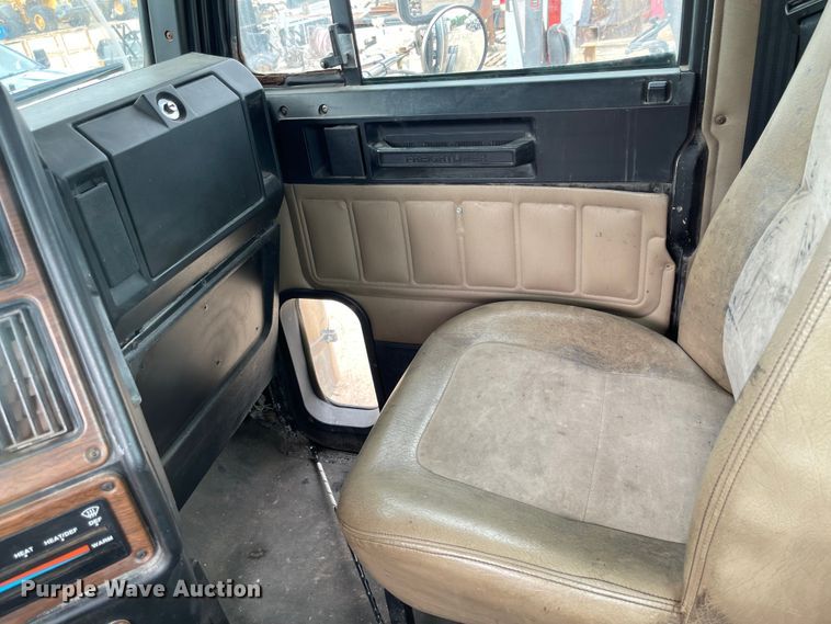 image for item LF9159 2008 Freightliner FLD  semi truck