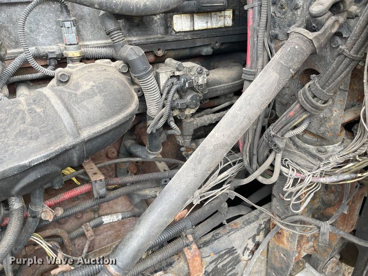 image for item LF9159 2008 Freightliner FLD  semi truck