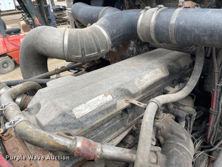 image for item LF9159 2008 Freightliner FLD  semi truck