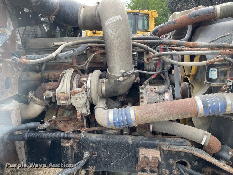 image for item LF9159 2008 Freightliner FLD  semi truck