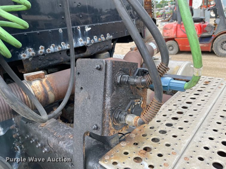 image for item LF9159 2008 Freightliner FLD  semi truck