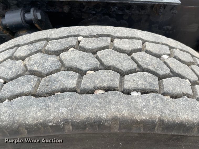 image for item LF9159 2008 Freightliner FLD  semi truck