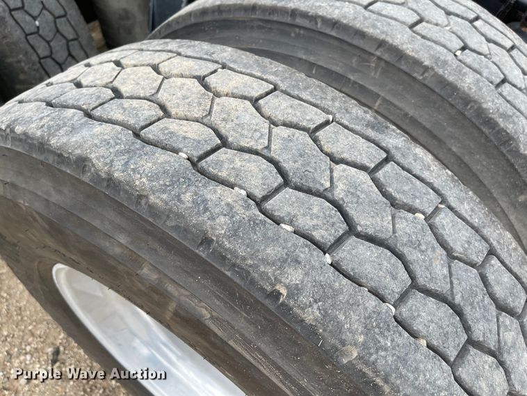 image for item LF9159 2008 Freightliner FLD  semi truck