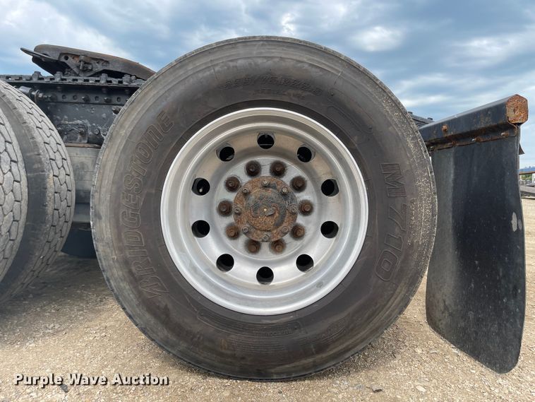 image for item LF9159 2008 Freightliner FLD  semi truck