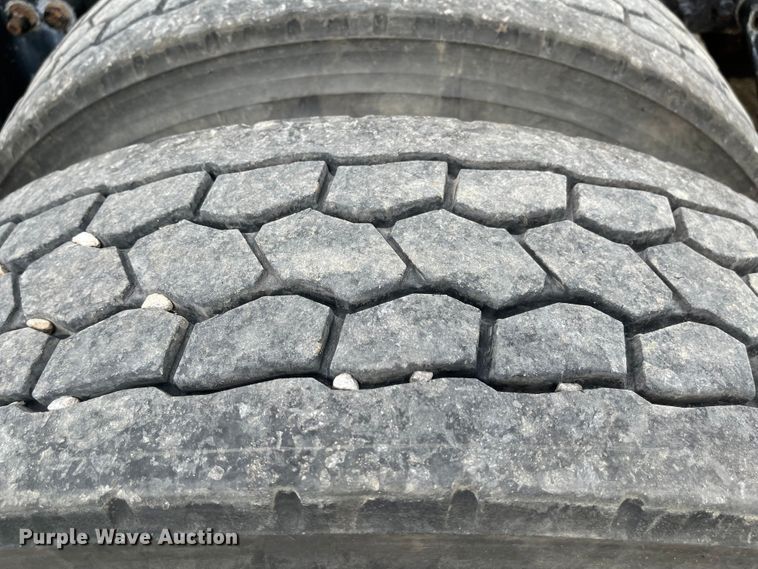 image for item LF9159 2008 Freightliner FLD  semi truck